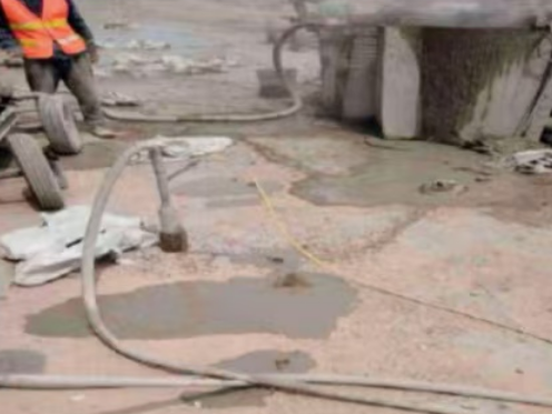 贵溪水泥混凝土路面板底注浆技术 路面脱空注浆整治方案